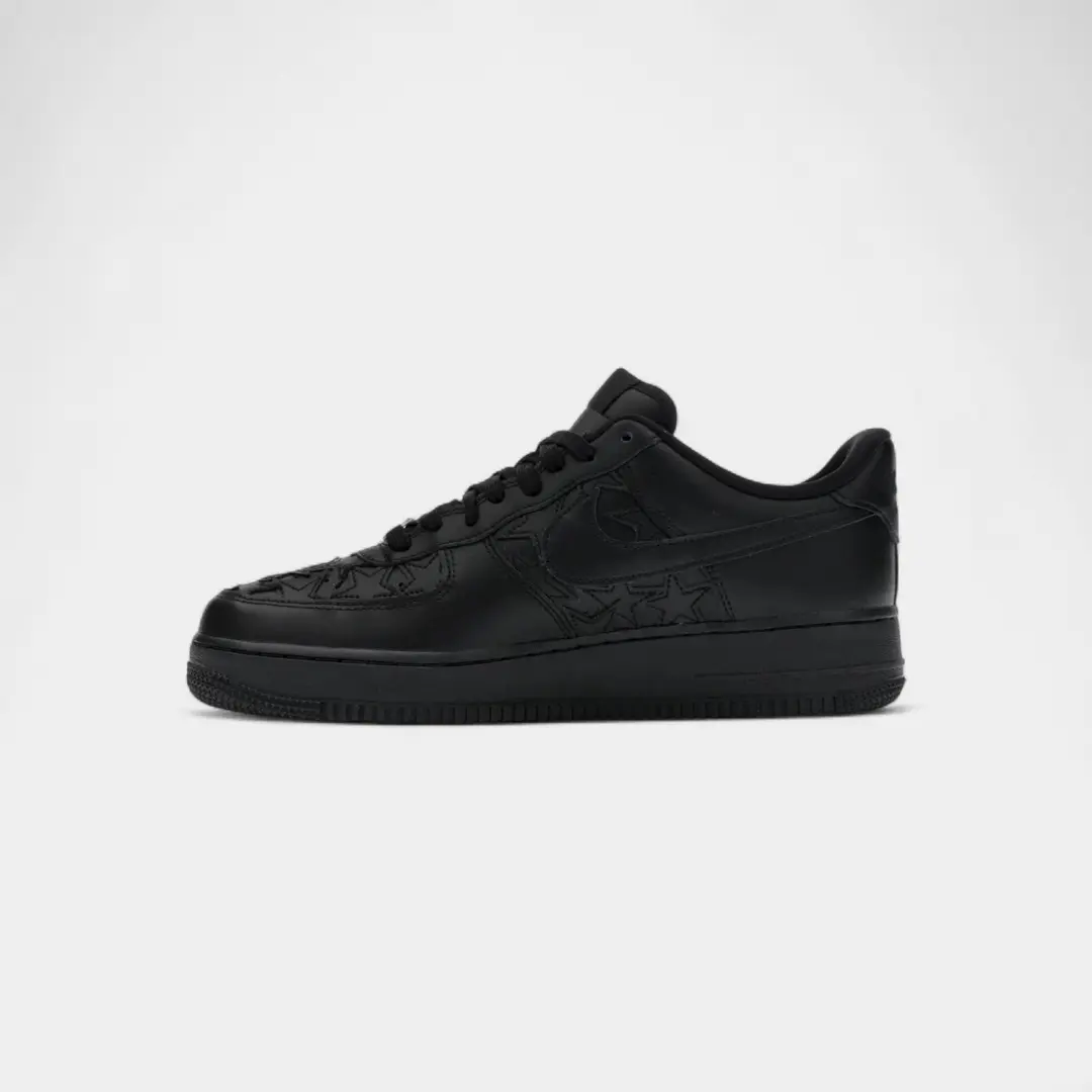 Nike Air Force 1 Low LV8 Sneakers - Triple Black Stars - afbeelding 4 van 6