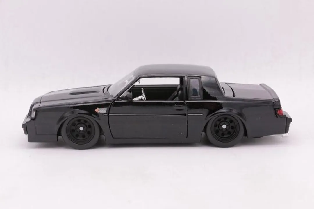 Jada Toys 1/24 Dom's Buick Grand National Fast & Furious - Zwart