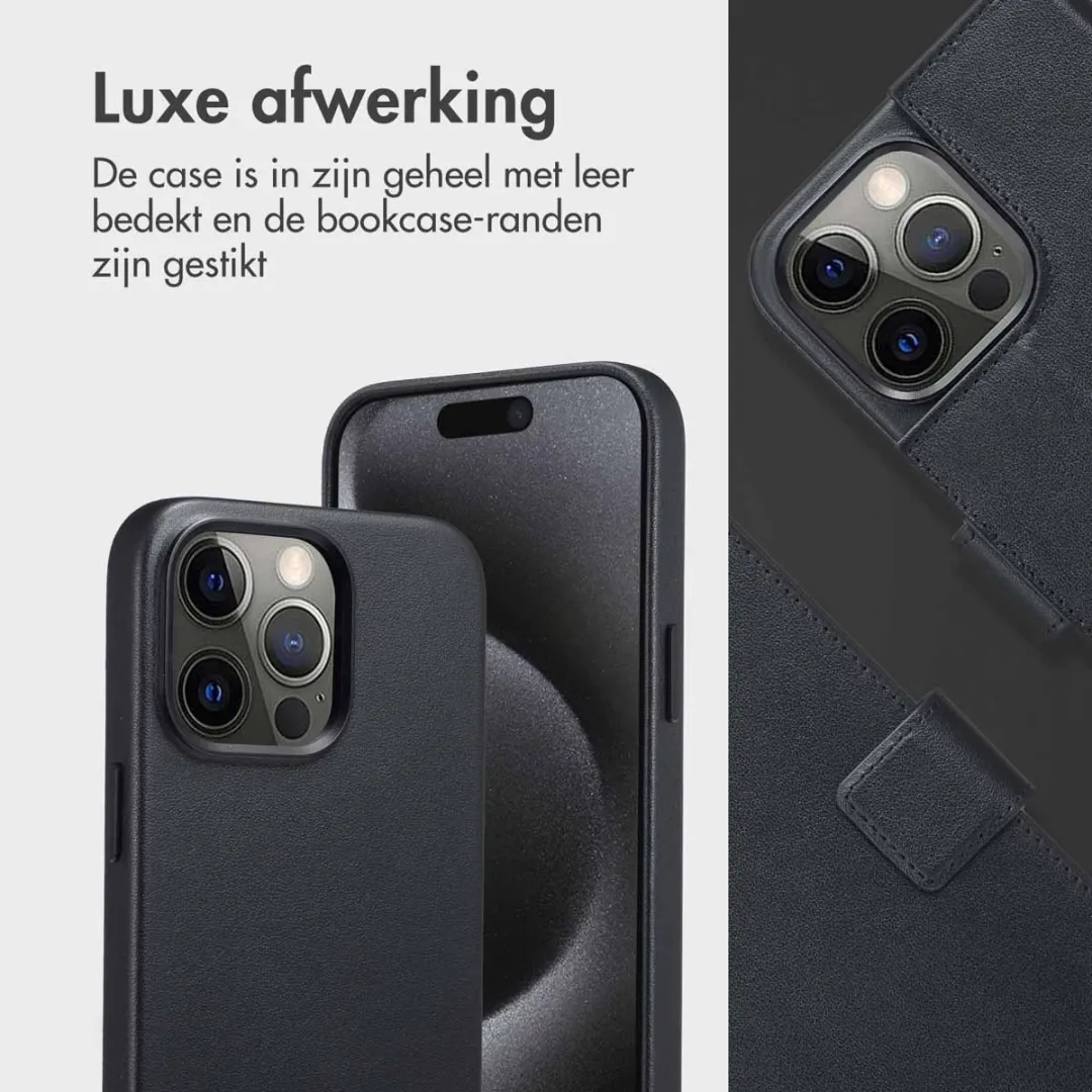 Accezz Hoesje iPhone 15 Pro Max - Leather Bookcase 2-in-1 - 3 Pasjes - Zwart