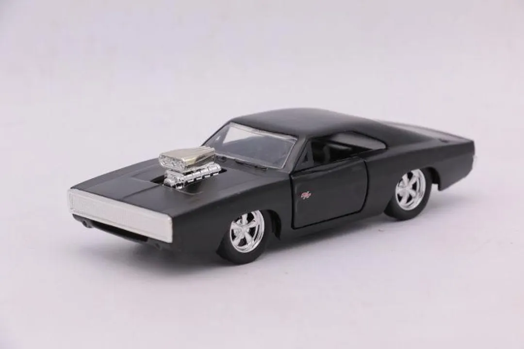 Jada Toys Dom's Dodge Charger R/T Fast & Furious 1:32