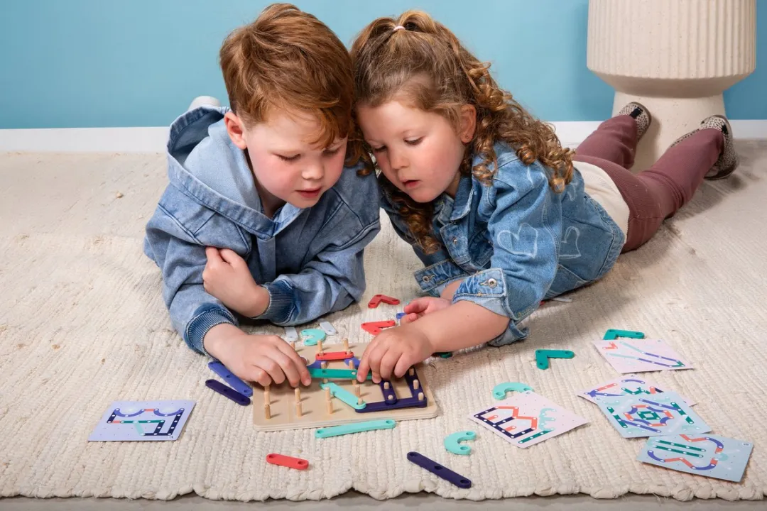 BS Toys Geoplank GA529 Educatief Spel - Houten Vormen & Patronen