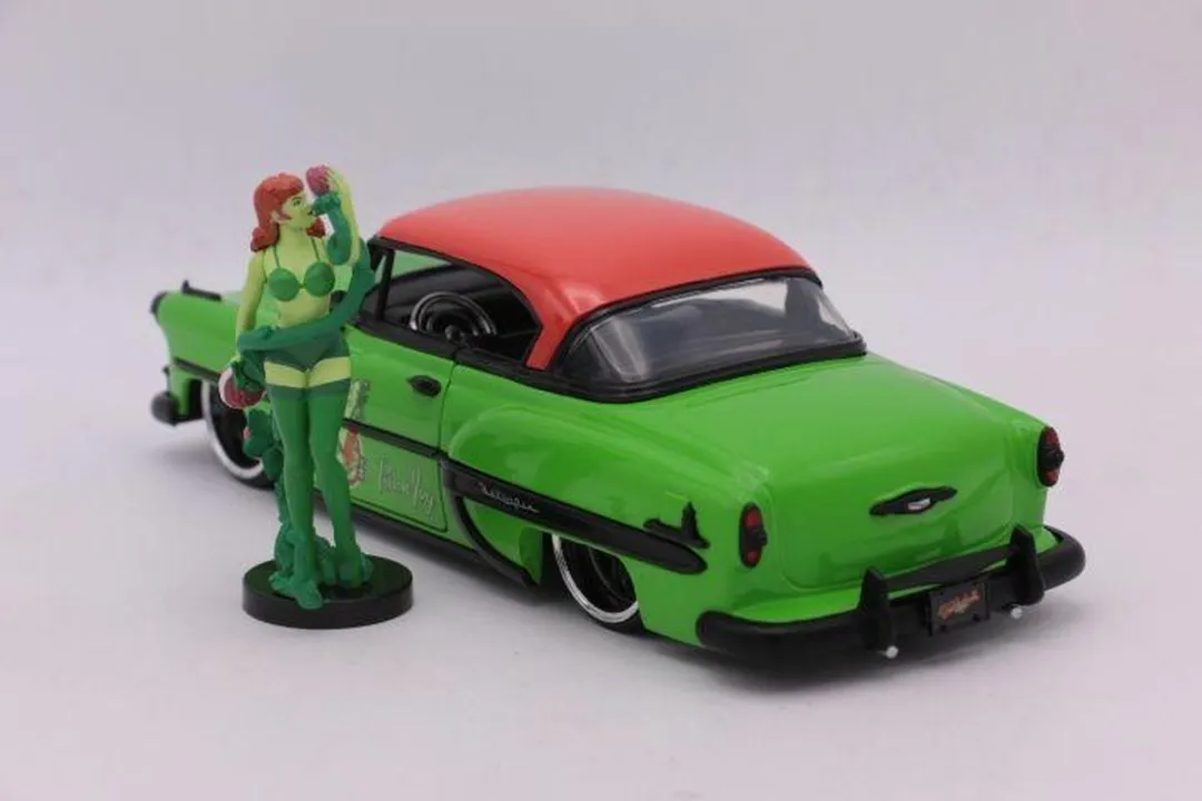 Jada Toys 1953 Chevy Bel Air Poison Ivy DC Comics Bombshells 1:24
