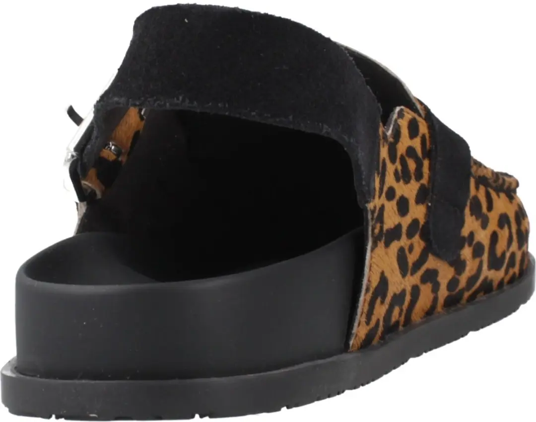 Tommy Hilfiger Footwear (PVH Group)