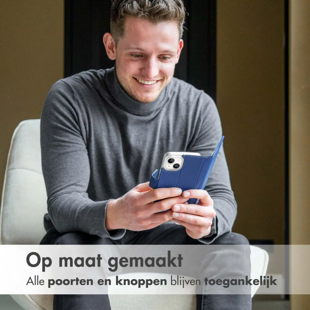 Accezz Hoesje iPhone 13 Pro Donkerblauw - 3 Pasjes