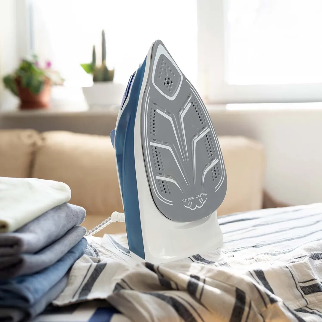 Nedis IRONSS1000 Stoomstrijkijzer - 2400W - Blauw