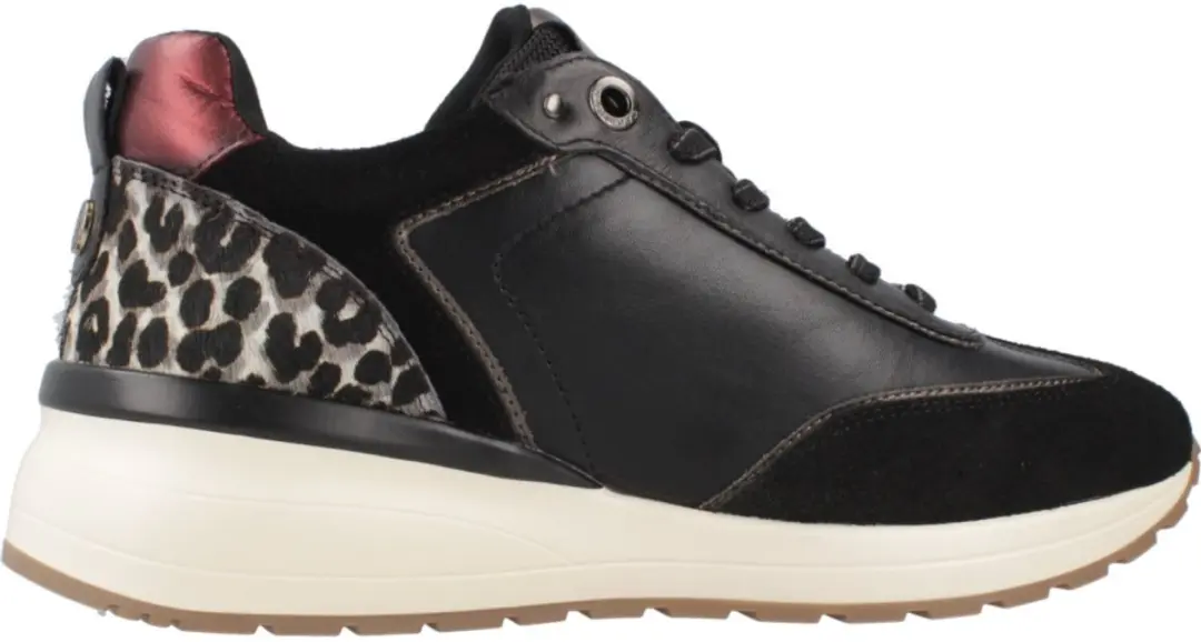 CARMELA 162441 Trainer