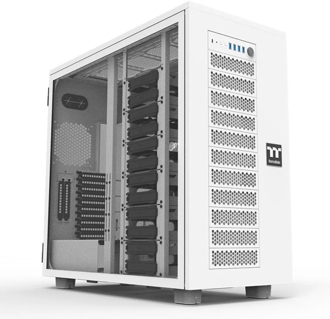 Thermaltake AX700 TG Tower