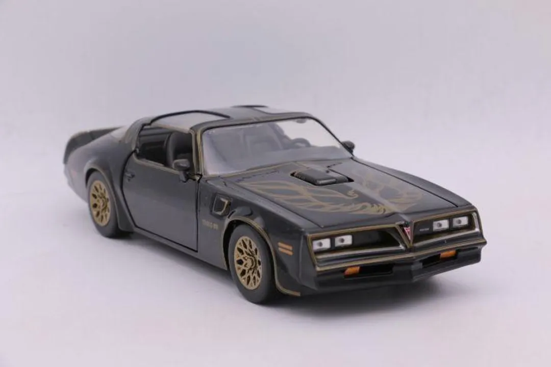 Jada Toys 1/24 Pontiac Firebird Trans Am Smokey & The Bandit - 19232 - Zwart