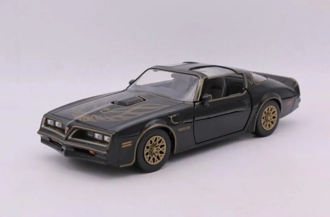 Jada Toys 1/24 Pontiac Firebird Trans Am Smokey & The Bandit