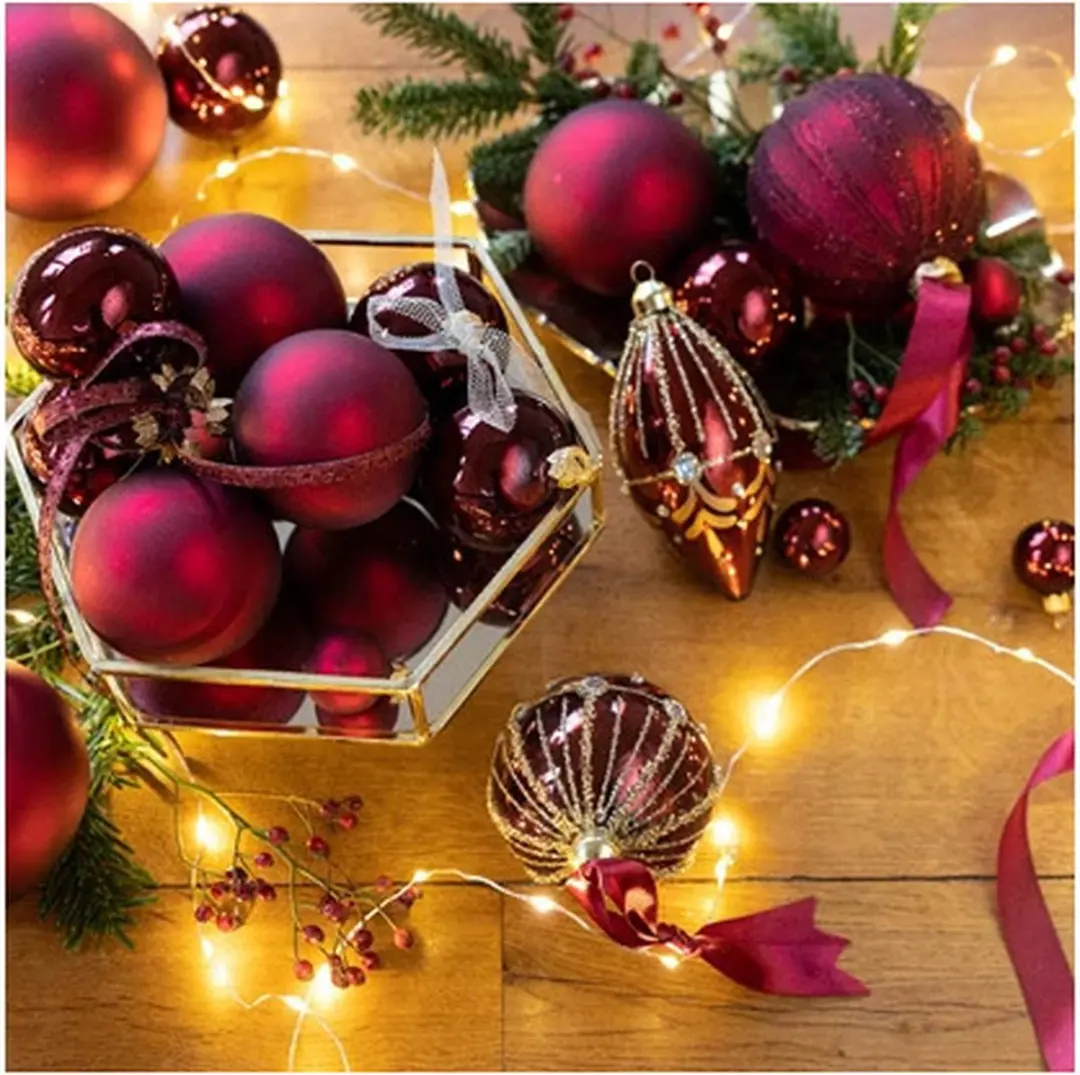 Decoris Kleine Kerstballen Glas - 4cm - 18 Stuks - Donkerrood - afbeelding 3 van 3