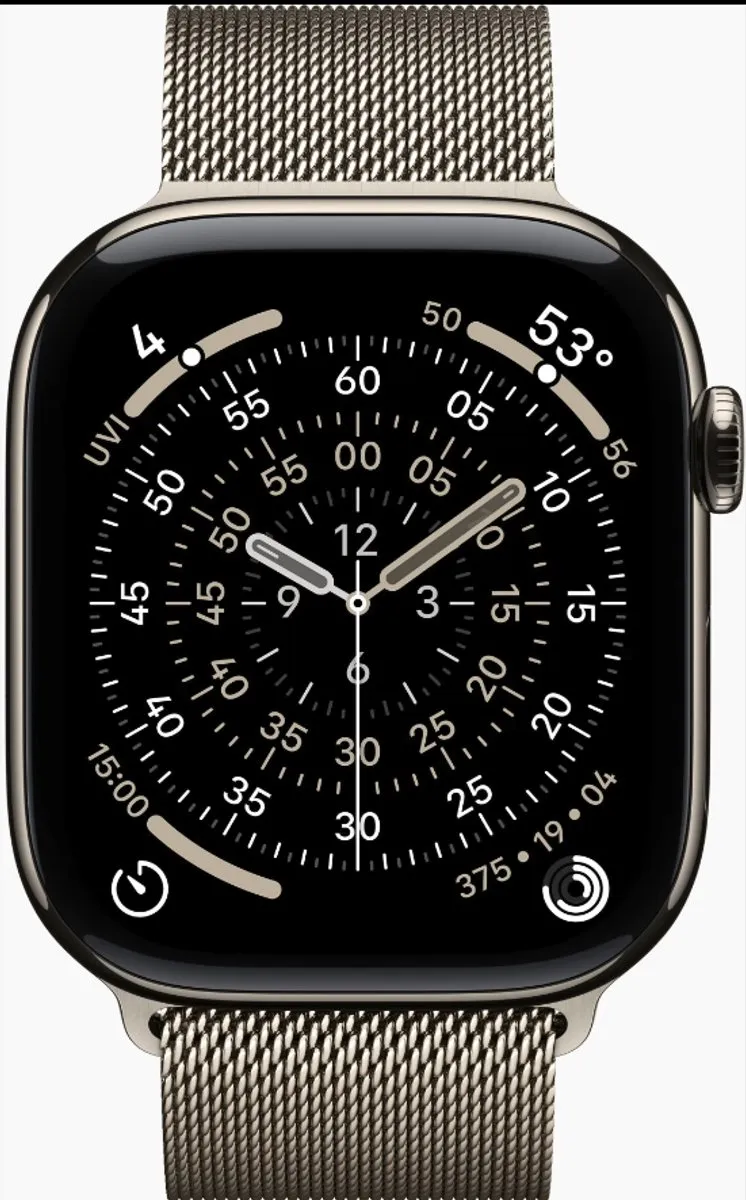 Apple Watch 11 42mm Titanium Natural