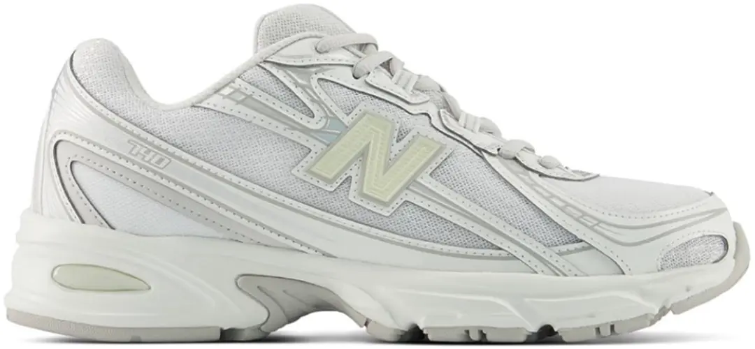 New Balance 740