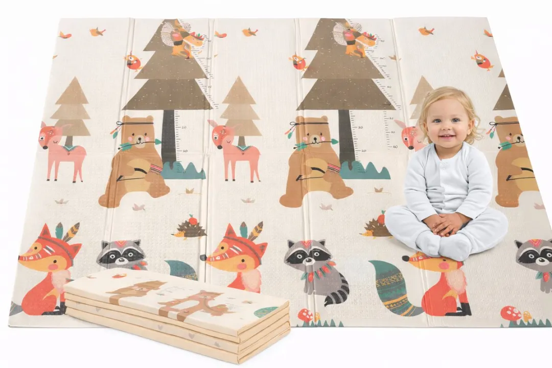 Speelmat Baby, Peuter & Kind 150x200 cm – Extra Dik Speelkleed – Voor Binnen & Buiten – Foam Kruipmat – Dubbelzijdig Opvouwbaar – Inclusief Opbergtas – Zacht & Veilig speelmat dieren & boom