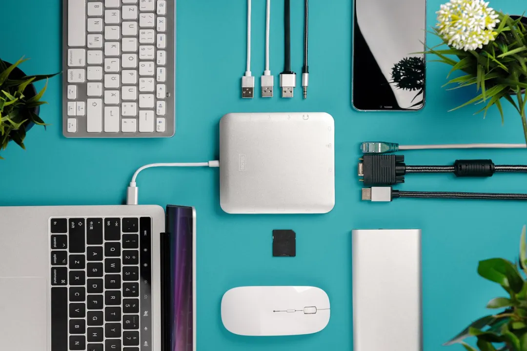 Digitus DA-70863 USB 3.2 Hub - Laptop Dock - Zwart