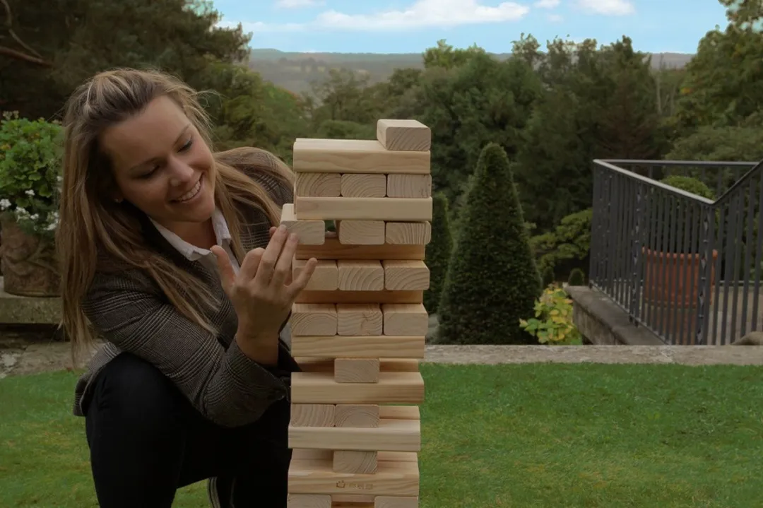 Stapeltoren spel - Tactisch spel - 12 Kg - tot 90 cm hoog - ECO pijnboomhout Topkwaliteit - Made in India - Designed in England - In Stevige Draagtas ®Designed in UK - Prachtig afgewerkt - Kwaliteit & Klasse - Profi