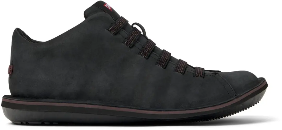 Comfortable and Stylish Lace-Up Shoes for Everyday Wear and Walking