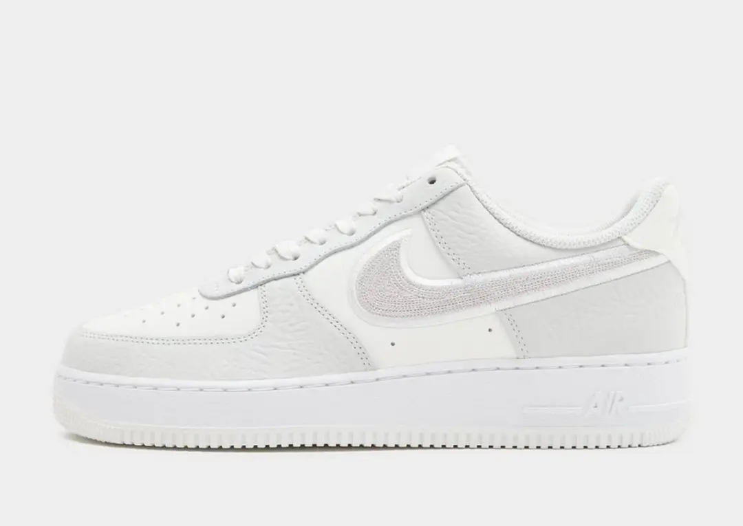 Nike Air Force 1 '07 LV8 Sneakers