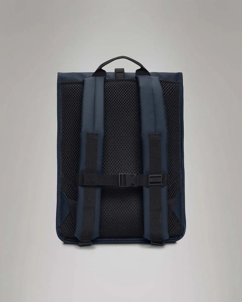 Rains Rolltop W3 Rugzak - 13L - Donkerblauw - afbeelding 4 van 6