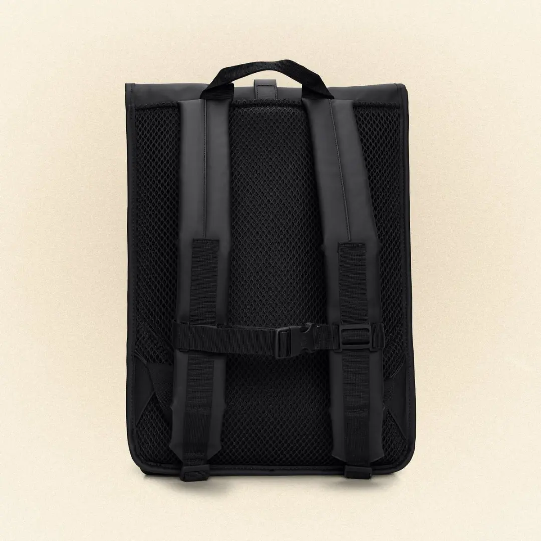 Rains Rolltop W3 Rugzak - 13L - Zwart - afbeelding 4 van 6