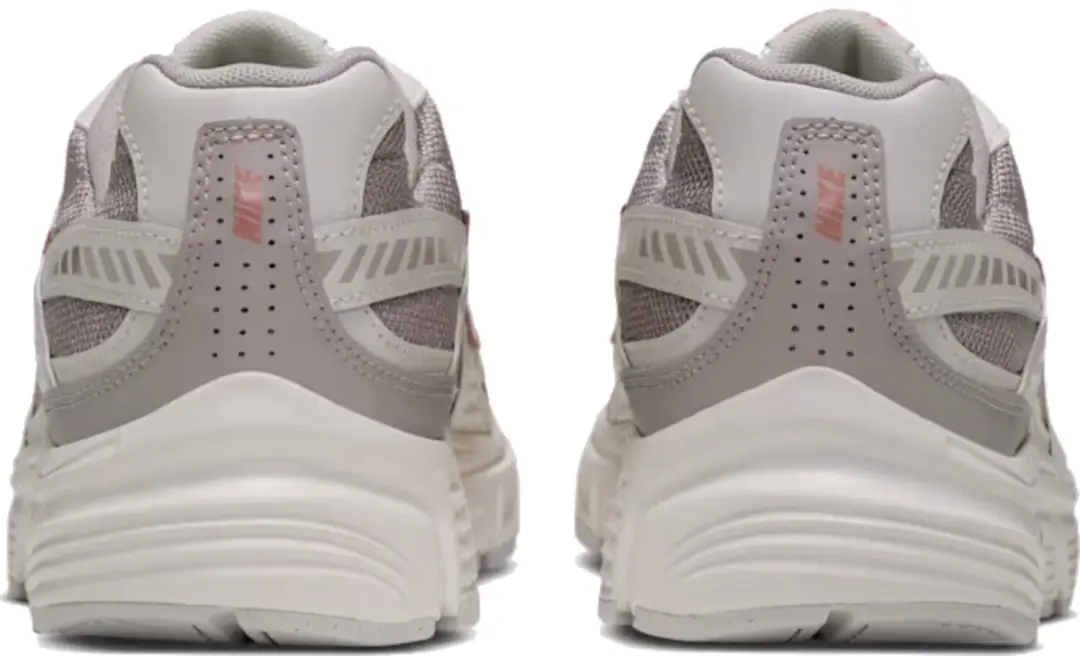 Nike Initiator Dames Sneakers - Maat 42 - afbeelding 2 van 4
