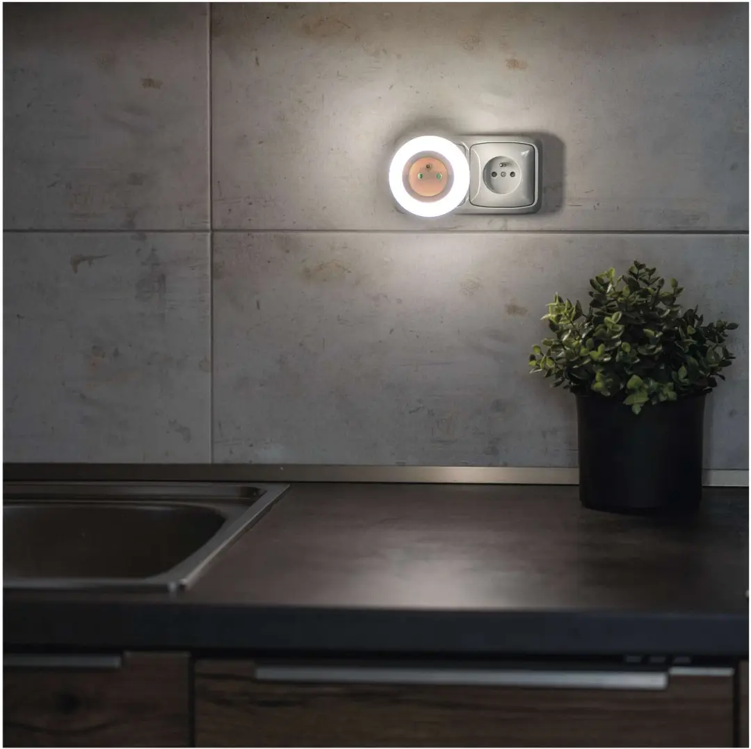 Emos P3320 LED Nachtlampje met Lichtsensor - Warm Wit - afbeelding 4 van 6