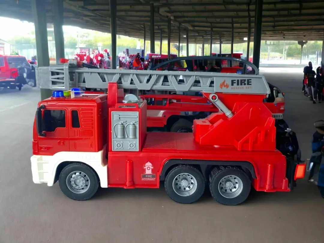 698 Fire Truck Brandweer 228A - Speelgoedladderwagen 25cm Rood - afbeelding 6 van 6