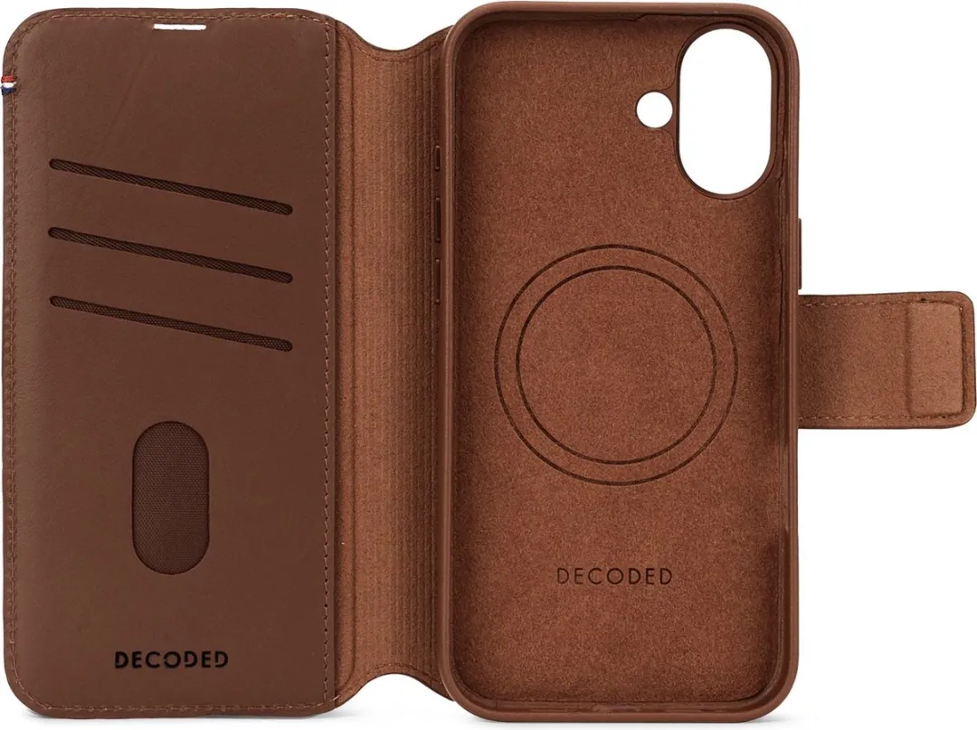 DECODED Leren Detachable Wallet Case Geschikt voor iPhone 16 - 2-in-1 Magnetisch Afneembaar Hoesje met Pasjeshouder - Premium ECCO Leer - Geschikt voor MagSafe - Bruin