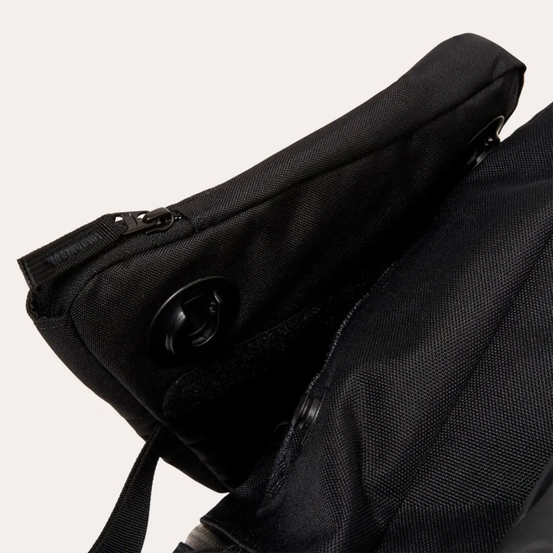 Oakley Latitude Flex Pack 30L rugzak - Zwart - afbeelding 3 van 6