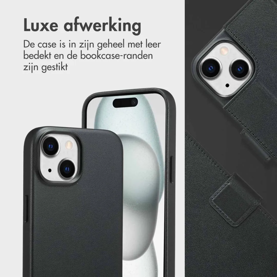 Accezz iPhone 15 Leather Bookcase Hoesje - 3 Pasjes - Zwart