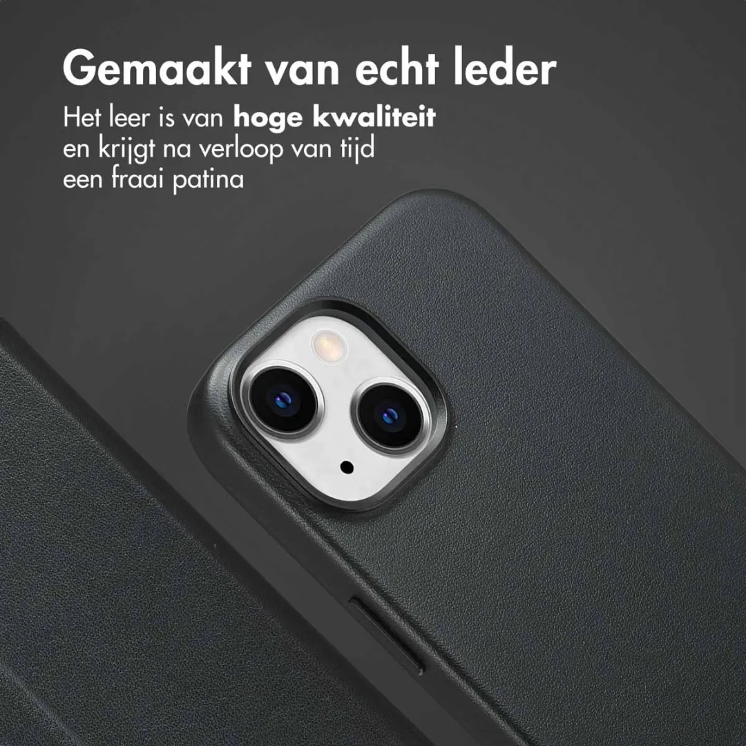 Accezz iPhone 15 Leather Bookcase Hoesje - 3 Pasjes - Zwart