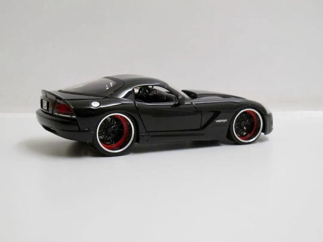 Jada Toys Letty's Dodge Viper SRT-10 1/24 - Zwart