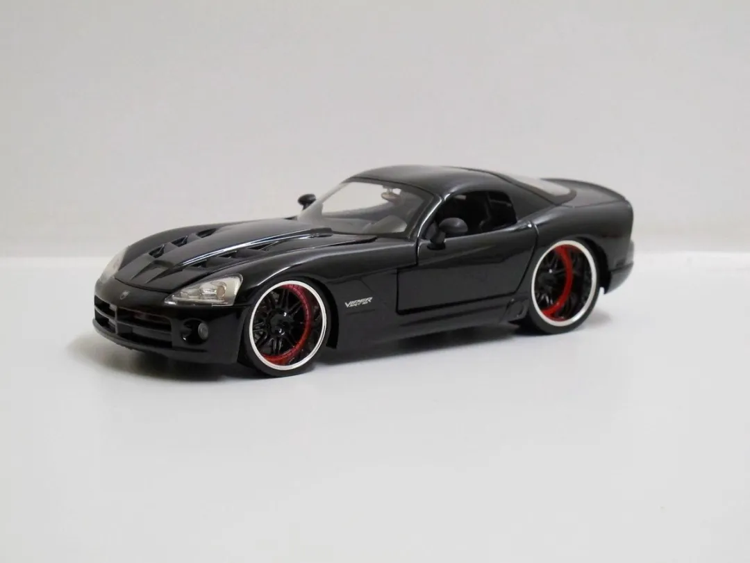 Jada Toys Letty's Dodge Viper SRT-10 1/24