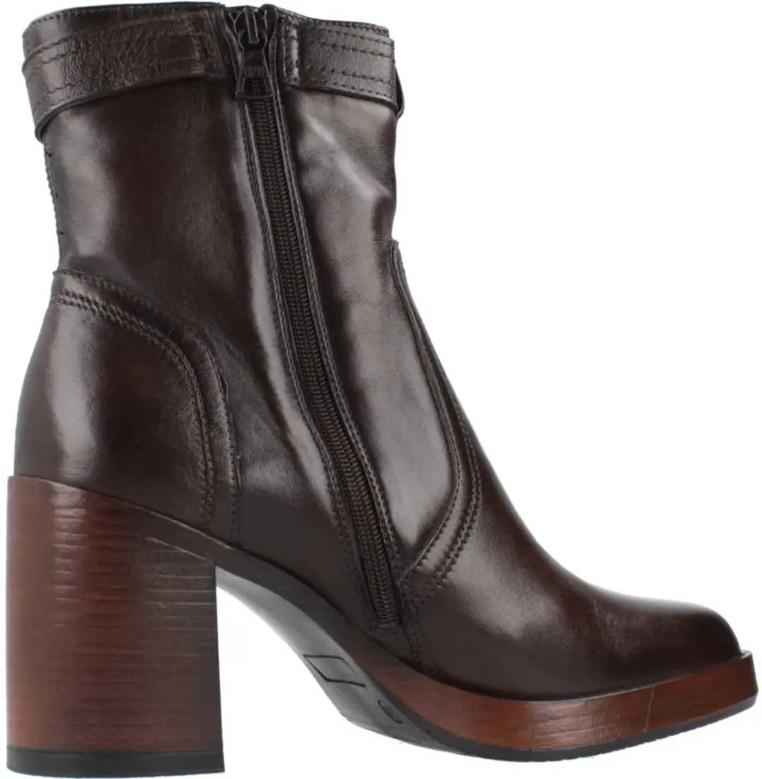 MJUS P96228 Bruin 37 EU
