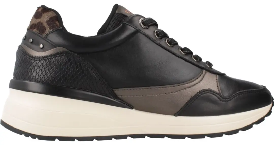 CARMELA 162442 Trainer