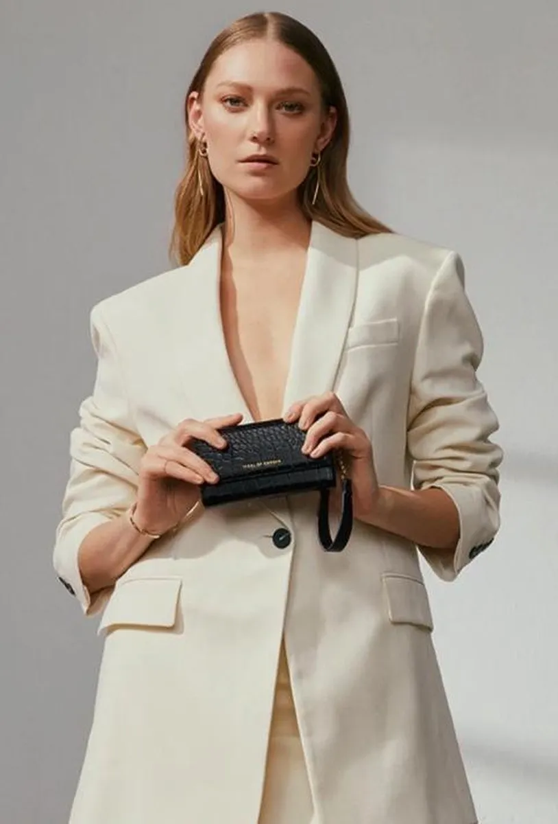 iDeal of Sweden Signature Clutch iPhone 8/7/6/6s/SE - 3 Pasjes - Zwart