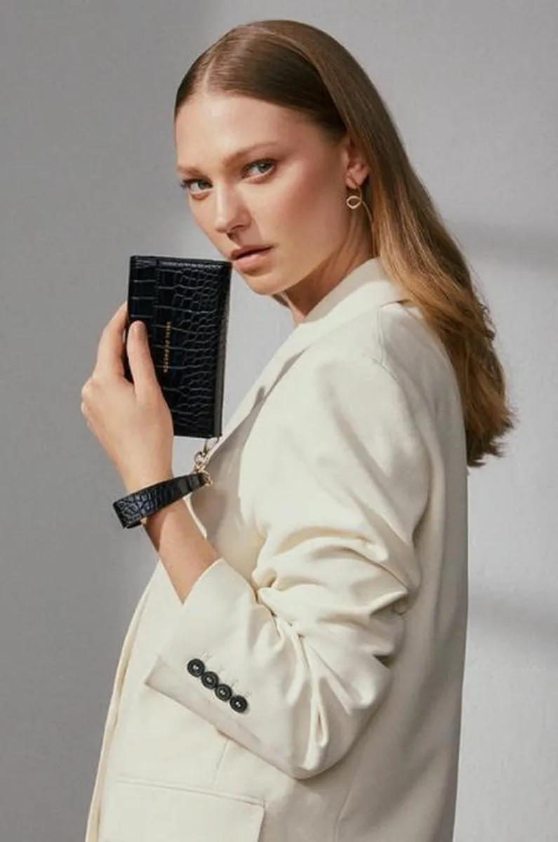 iDeal of Sweden Signature Clutch iPhone 8/7/6/6s/SE - 3 Pasjes - Zwart - afbeelding 6 van 6