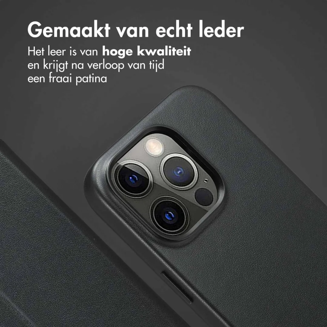 Accezz Hoesje iPhone 14 Pro - Leather Bookcase 2-in-1 - 3 Pasjes - Zwart