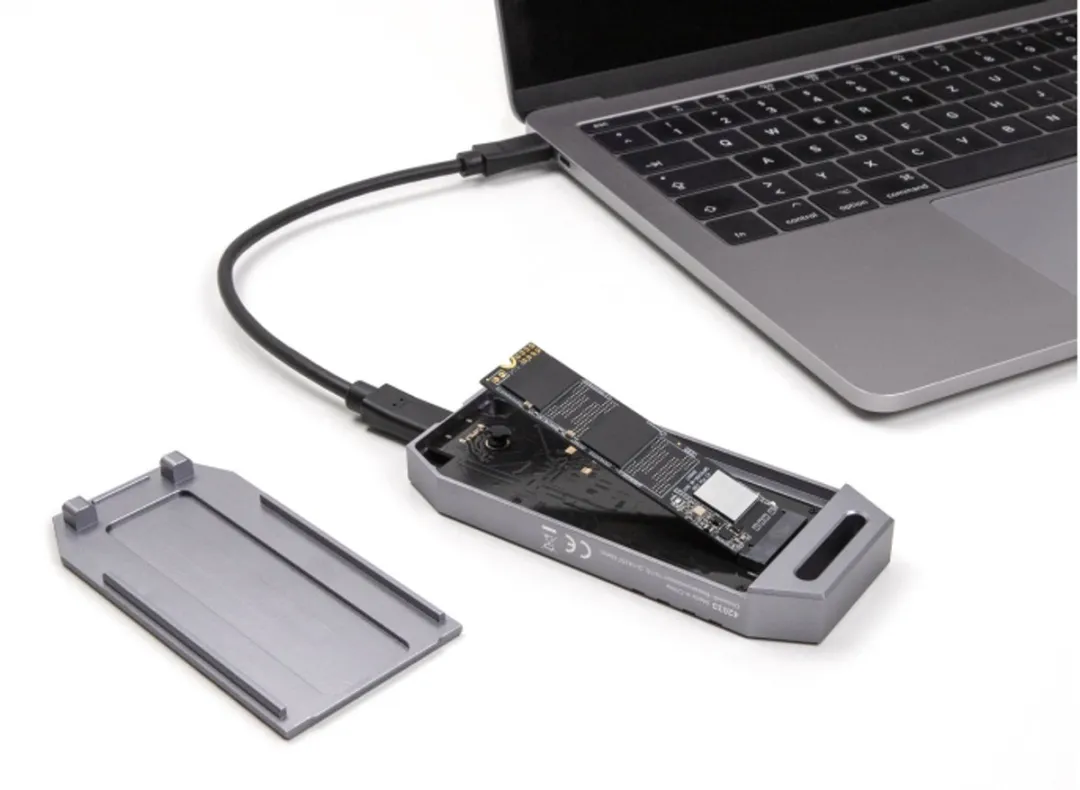 Delock M.2 NVMe SSD Enclosure 42033 - Grijs