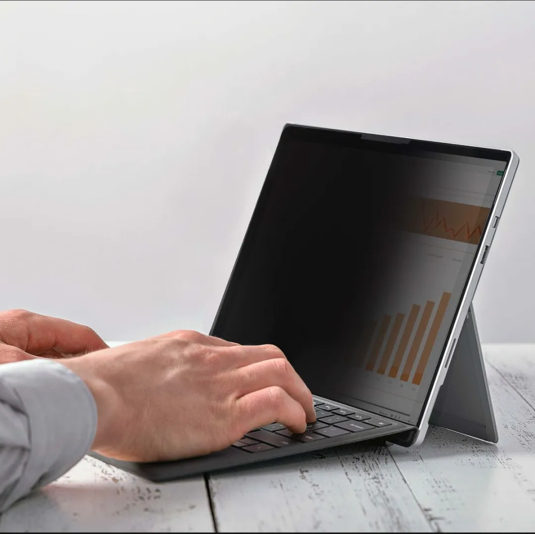 Startech 124SL-PRIVACY-SCREEN Privacyfilter 4-Weg - Laptop Go 1/2/3 - Zwart
