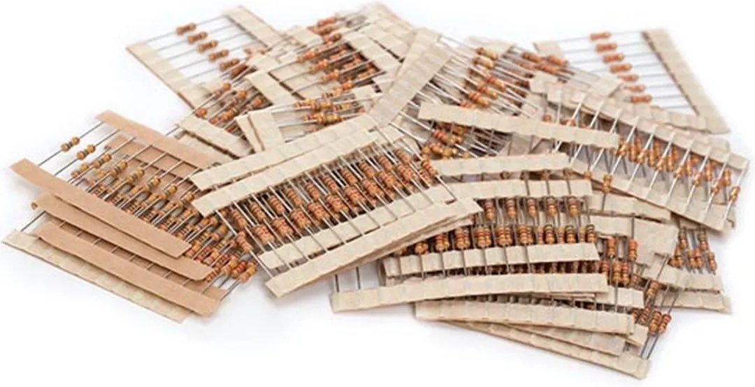 SET VAN 610 WEERSTANDEN (E12-reeks) (K/RES-E12)