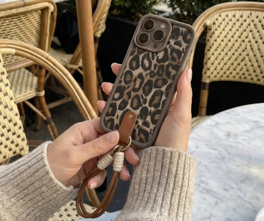 NUVEX iPhone 14 Pro Hoesje Bruin Luipaard Print - met Koord
