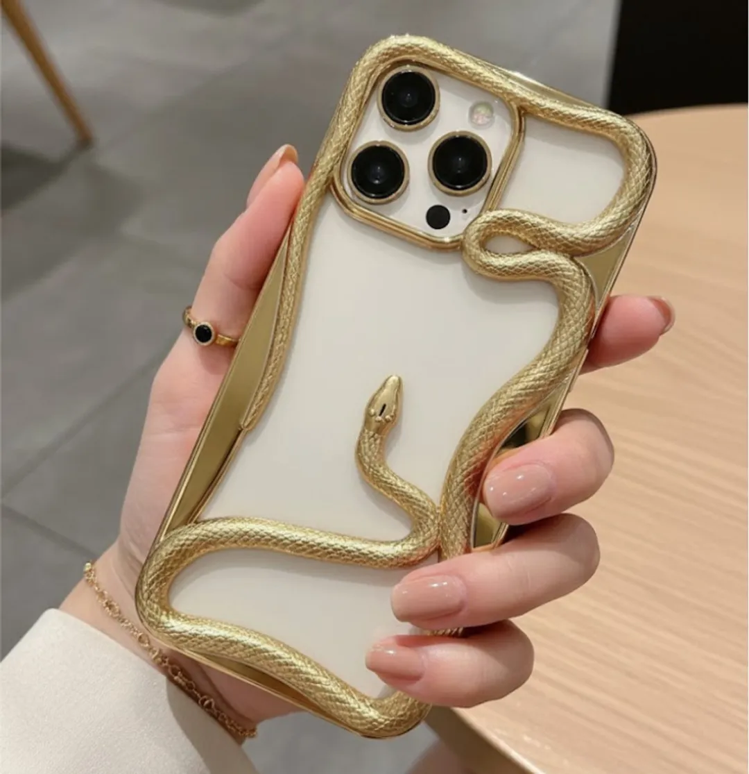 NUVEX iPhone 16 Pro Max Slang Design Hoesje - Goudkleur