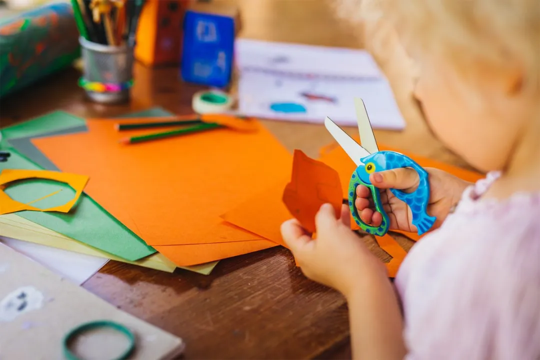 Fiskars Kinderschaar Dierenmotief 13cm - Blauw/Groen