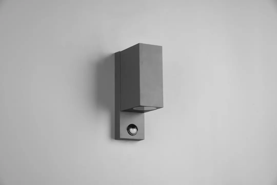 Trio Roya Buitenwandlamp 2-lamps Sensor - Antraciet - afbeelding 5 van 6