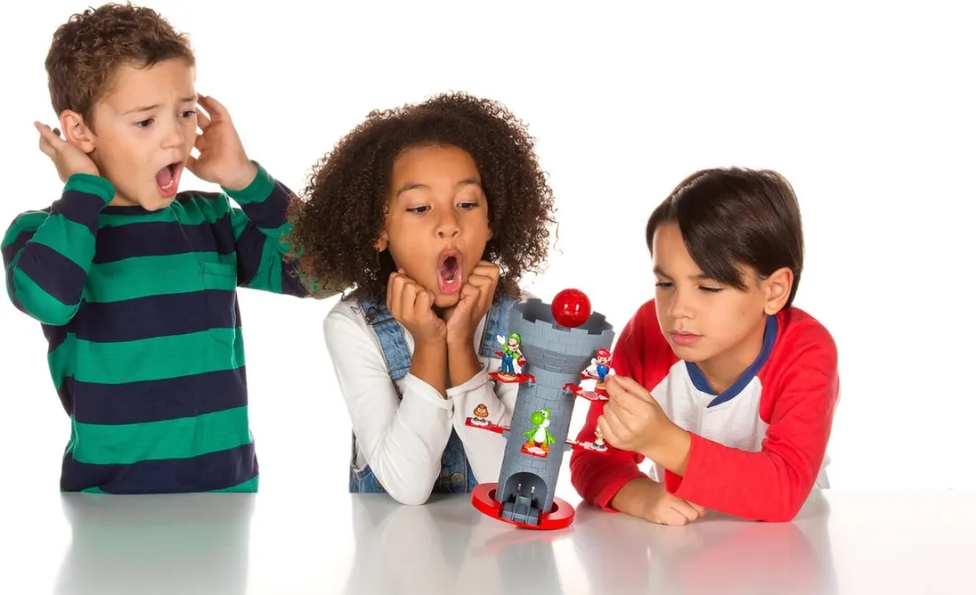 Super Mario Blow Up! Shaky Tower – Evenwichtsspel met 7 verzamelbare Super Mario Figuren