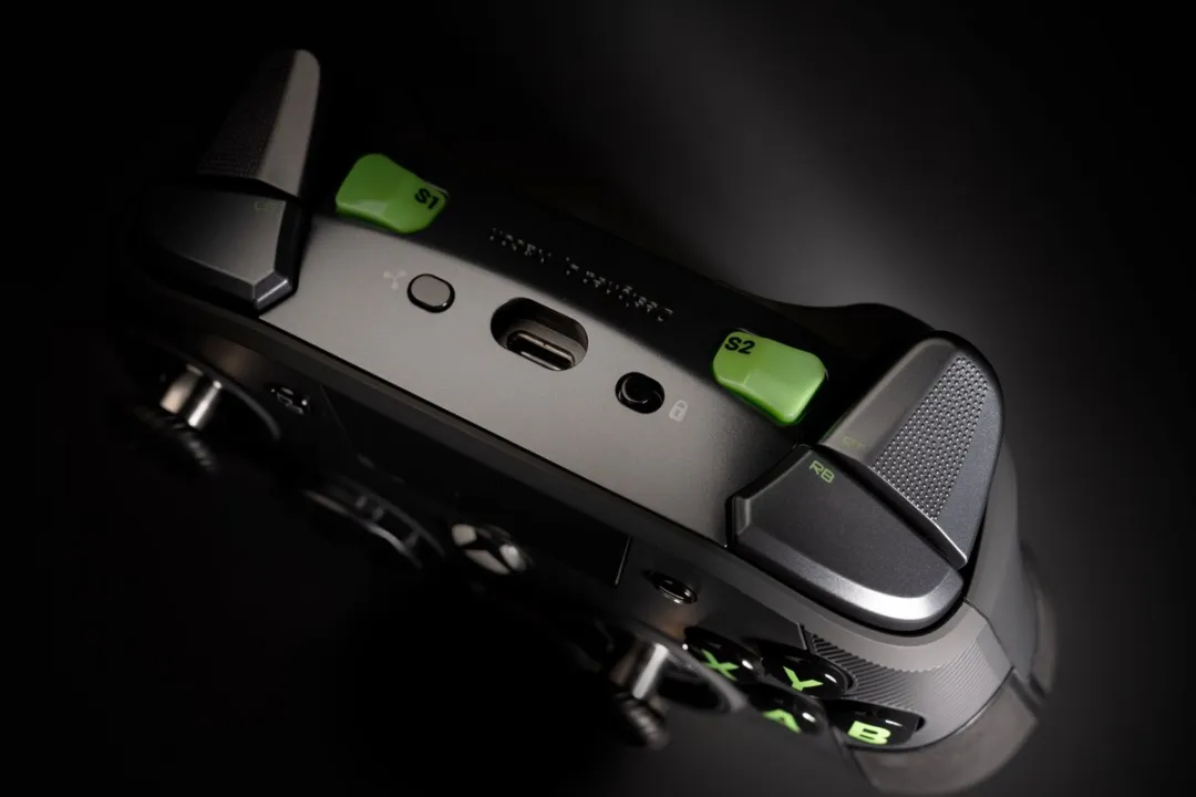 Nacon Revolution X Unlimited Controller Xbox Series X XBXREVXUFRUK - Zwart - afbeelding 6 van 6