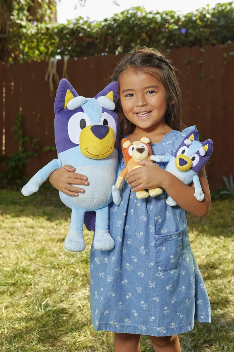 Moose Toys Bluey Jumbo Pluchen Knuffel - 45 cm - Blauw