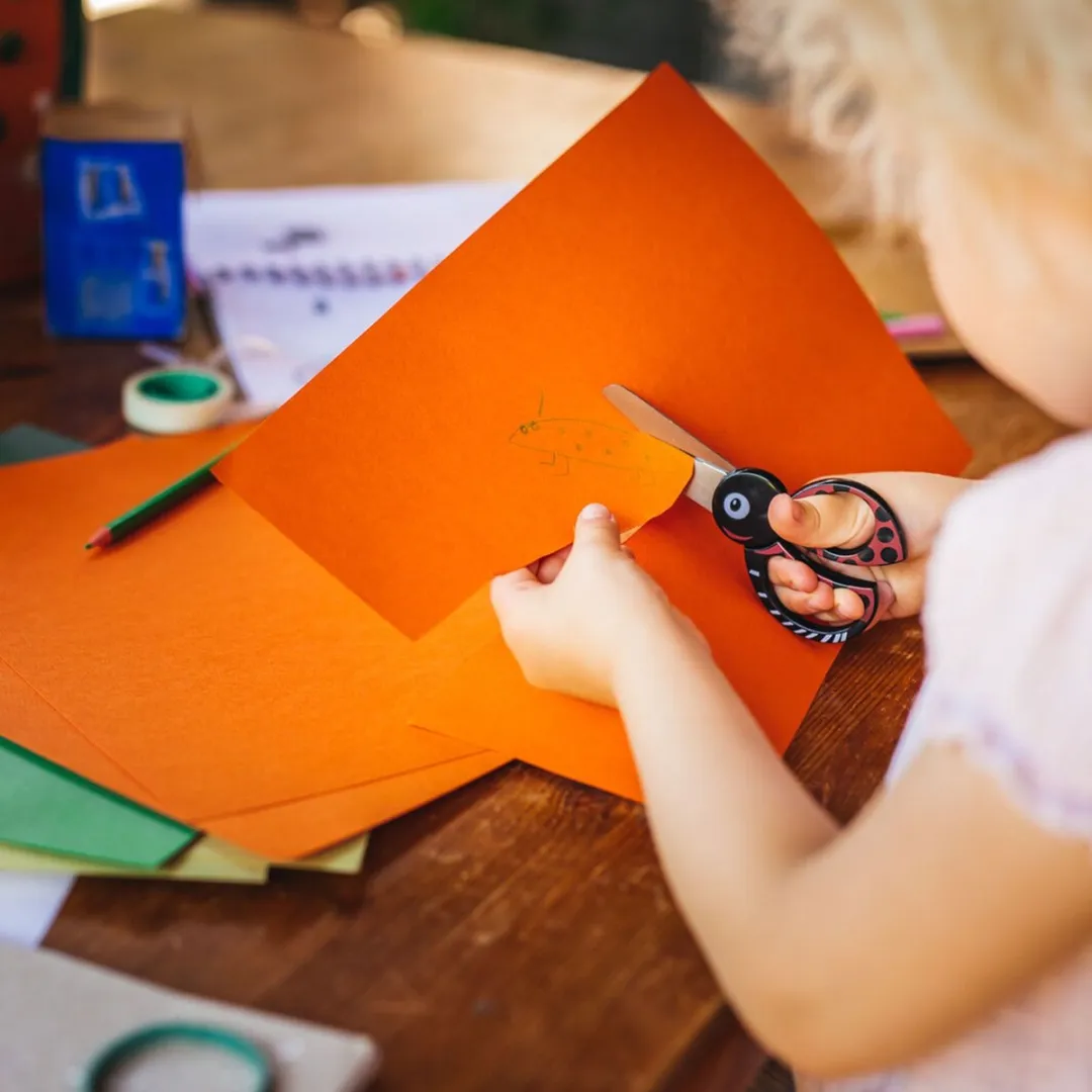 Fiskars Kinderschaar Links- en Rechtshandig - Zwart/Rood - afbeelding 6 van 6