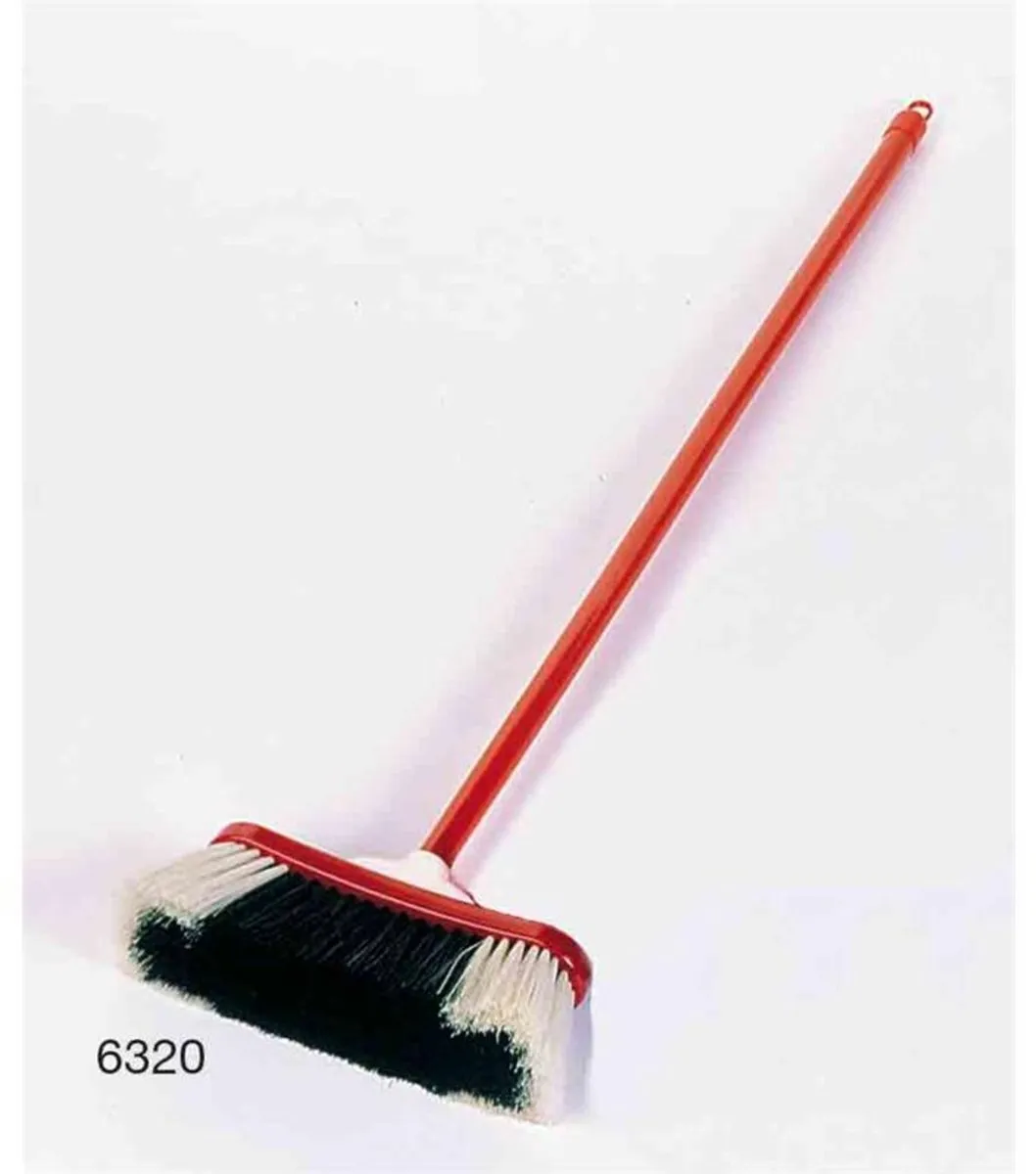 Klein Toys Pure Fresh Klassieke Bezems - Rood - afbeelding 6 van 6