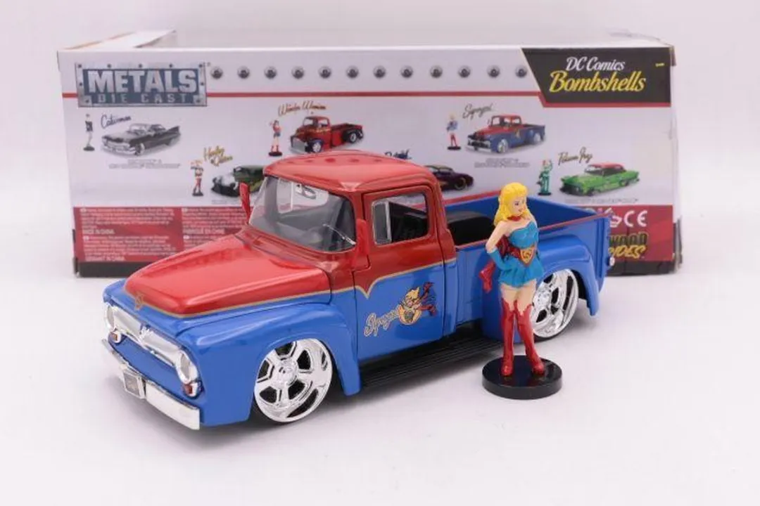 Jada Toys 1956 Ford F-100 Pickup Supergirl DC Comics Bombshells 1:24 Verzamelfig